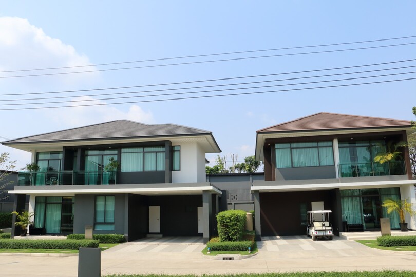 กระเบื้องหลังคาอดามัส สีน้ำตาลอิตันไทย